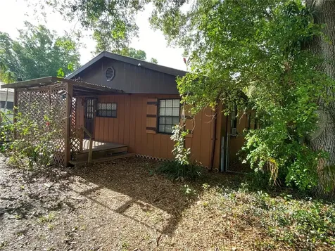 3298 70th Avenue N St Petersburg FL 33702