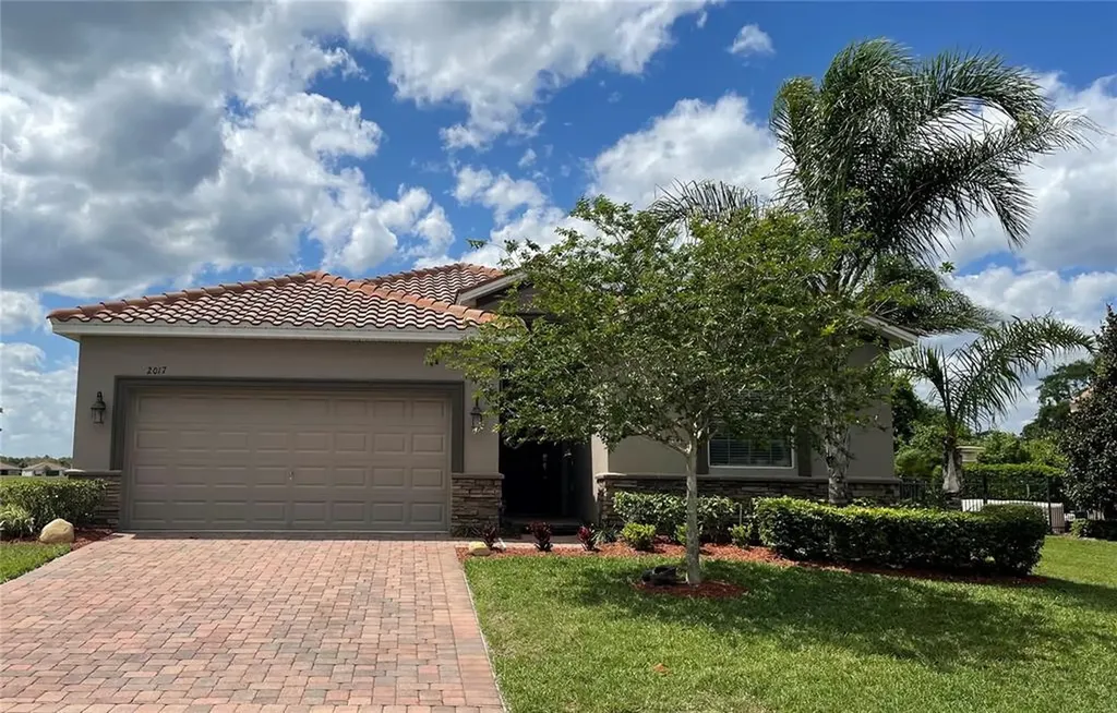 2017 Lake Side Avenue Davenport FL 33837