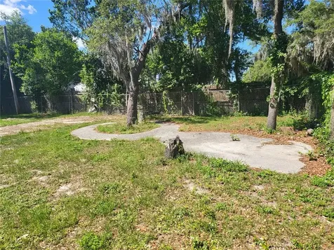 127 S Hydrangea Avenue Polk City FL 33868
