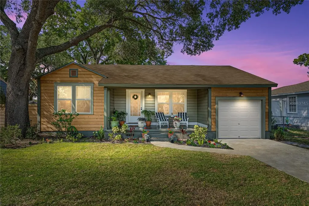1025 W Banister Avenue Tampa FL 33603