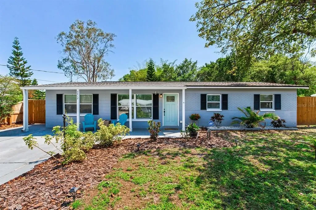 3412 W Tyson Avenue Tampa FL 33611