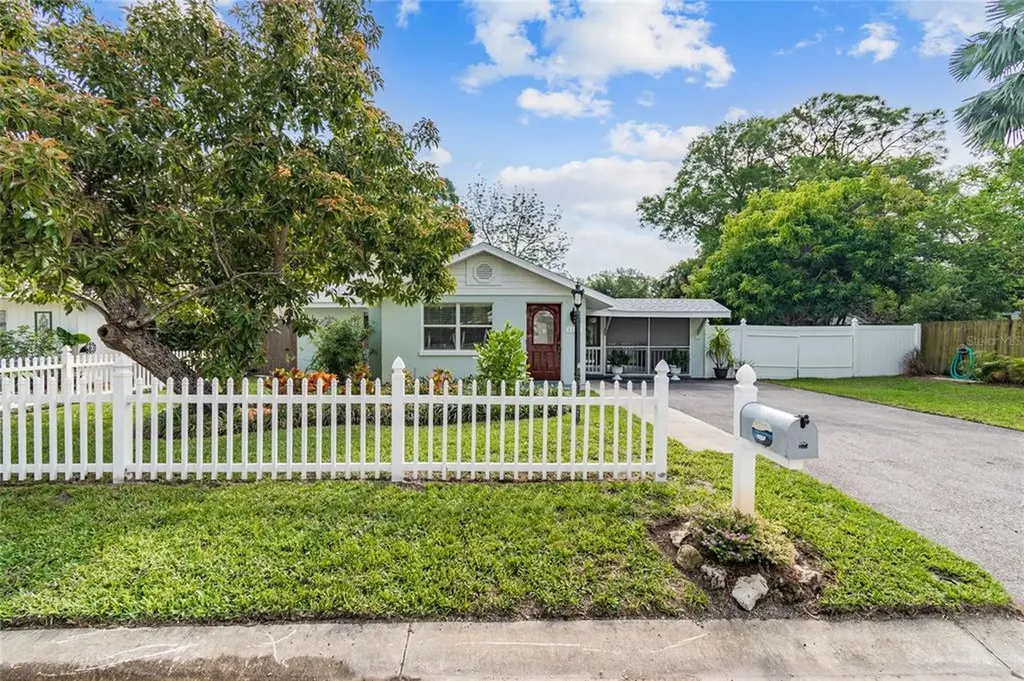 1119 37th Street W Bradenton FL 34205