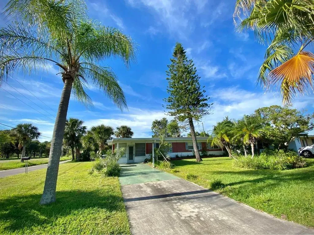 621 Baywood Drive N Dunedin FL 34698