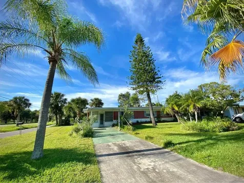 621 Baywood Drive N Dunedin FL 34698