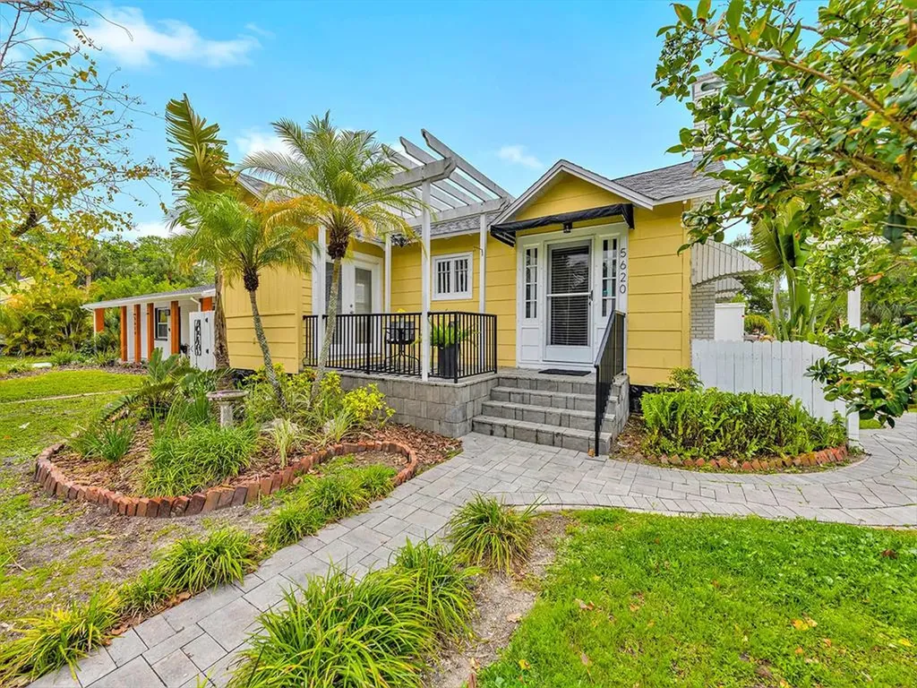 5620 30th Avenue S Gulfport FL 33707
