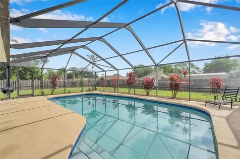 1104 Cypress Point W Winter Haven FL 33884
