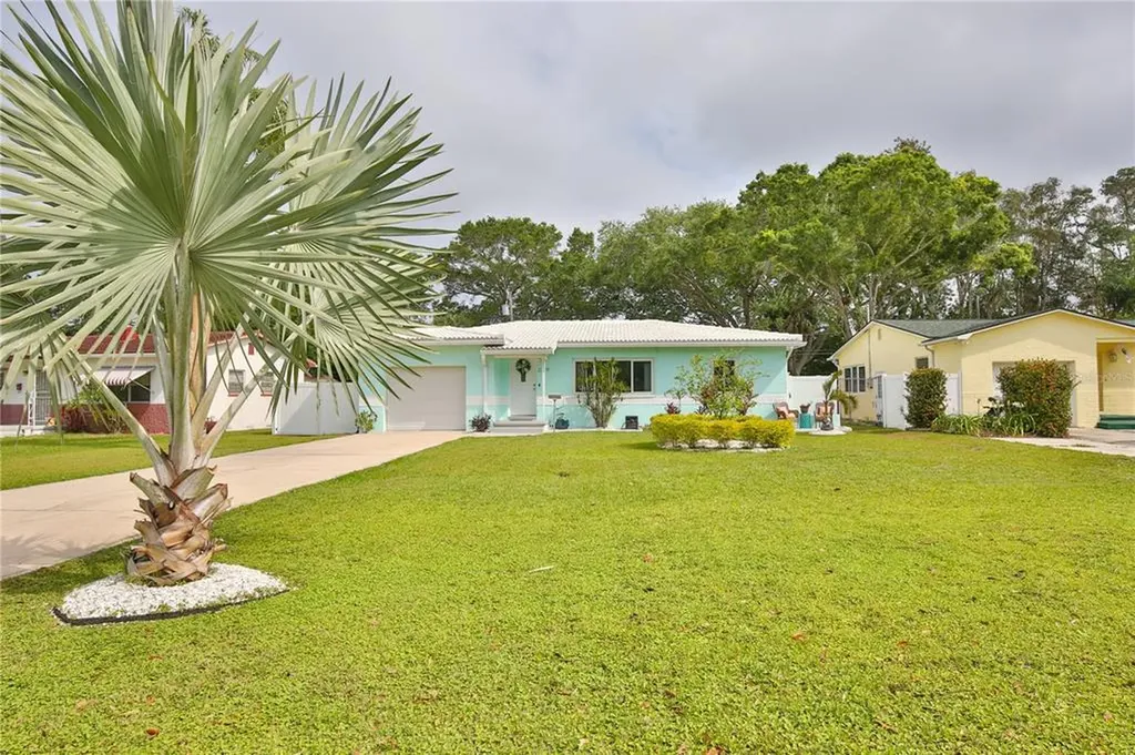 2319 Murilla Way S St Petersburg FL 33712