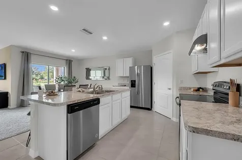 713 Red Hawk Lane Deltona FL 32725