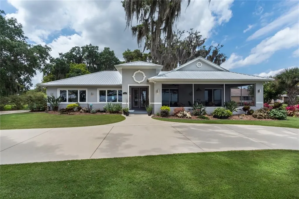 732 S Lake Reedy Boulevard Frostproof FL 33843