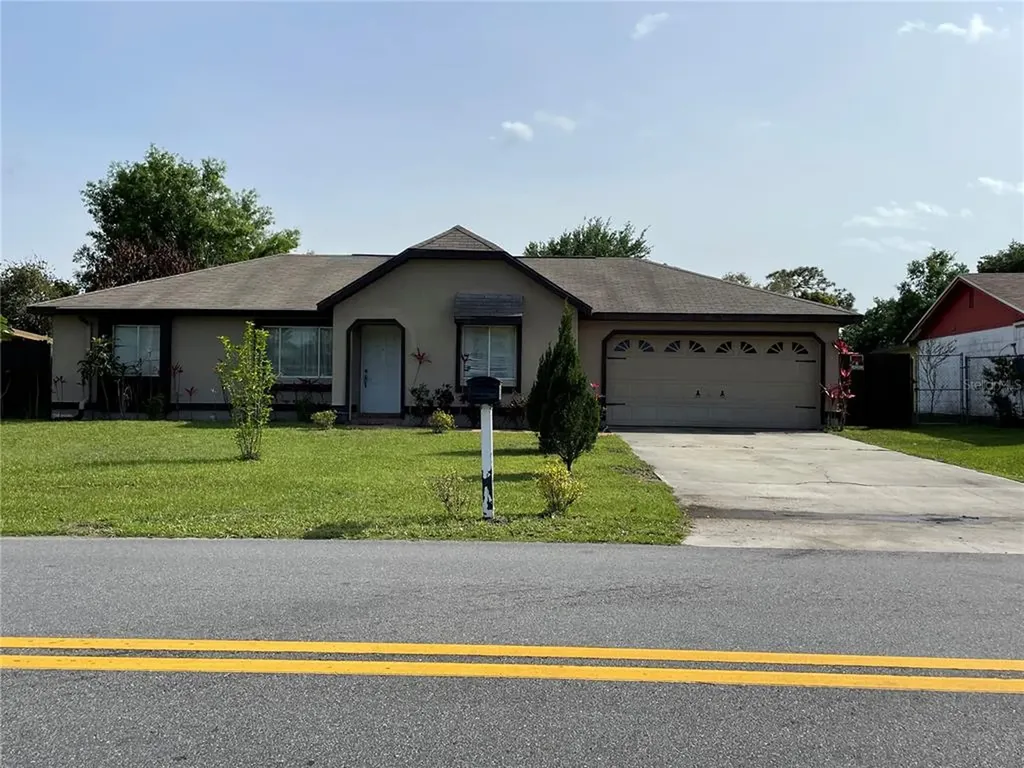 584 Royal Palm Drive Kissimmee FL 34743