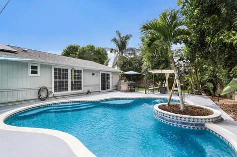 7304 Edenville Drive Sarasota FL 34243