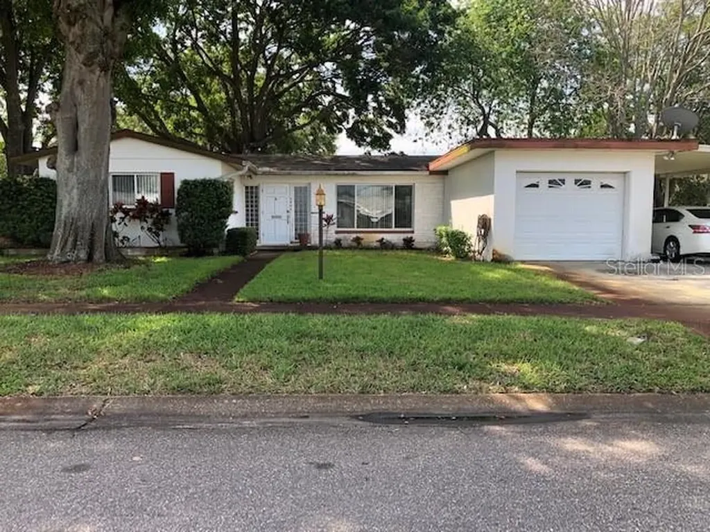 5840 32nd Avenue N St Petersburg FL 33710