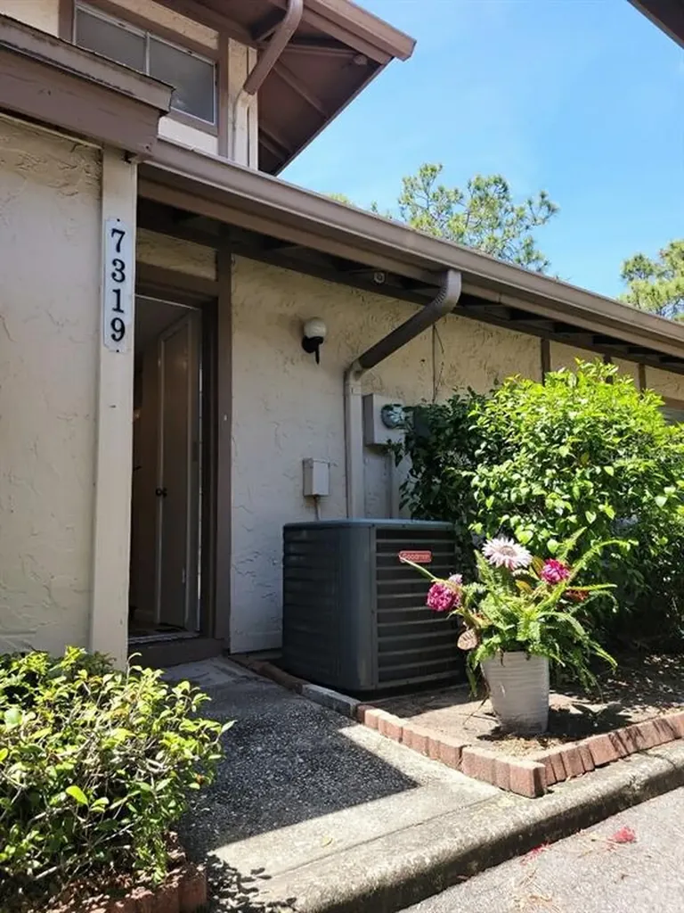 7319 Los Padres Court Tampa FL 33634