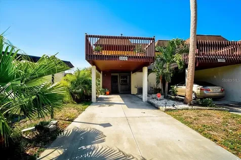 3252 Ramblewood Drive N Sarasota FL 34237