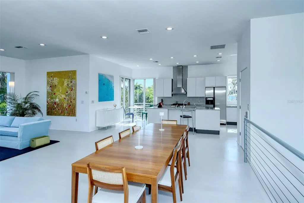 213 N Washington Drive Sarasota FL 34236