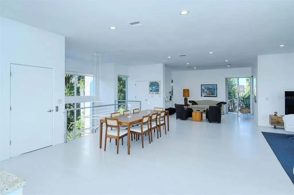 213 N Washington Drive Sarasota FL 34236