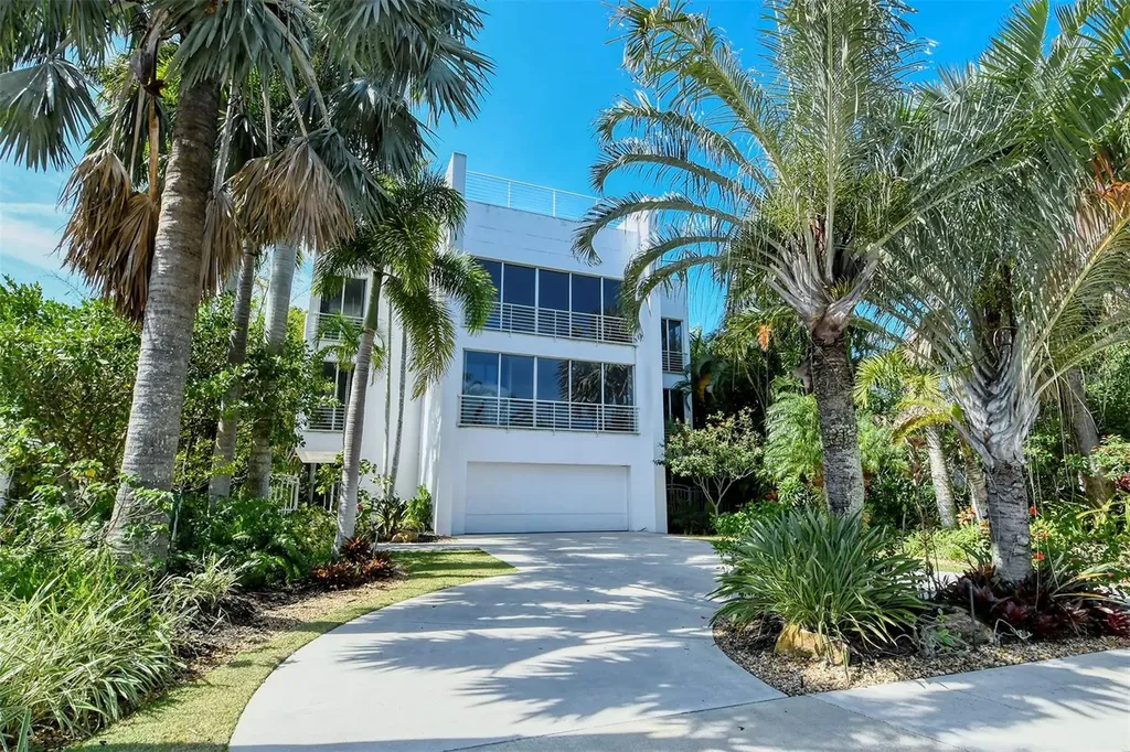 213 N Washington Drive Sarasota FL 34236