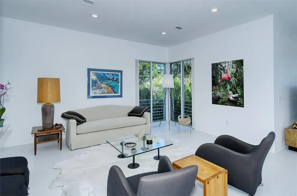 213 N Washington Drive Sarasota FL 34236