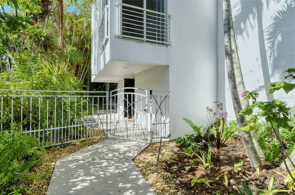 213 N Washington Drive Sarasota FL 34236