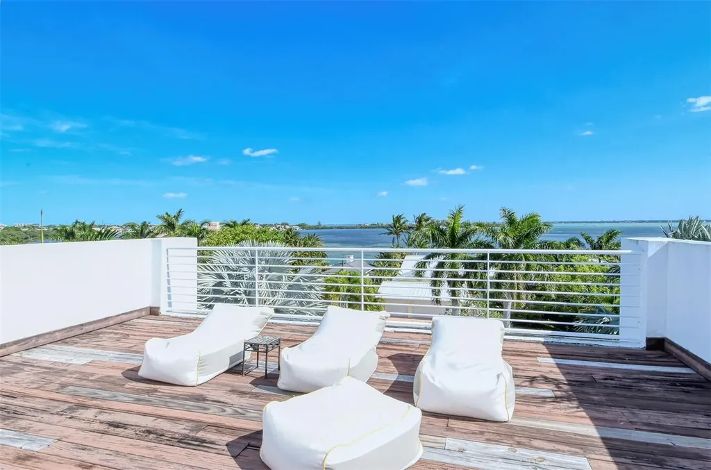 213 N Washington Drive Sarasota FL 34236
