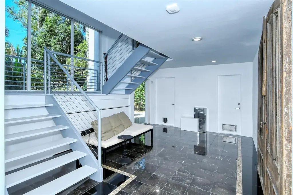 213 N Washington Drive Sarasota FL 34236