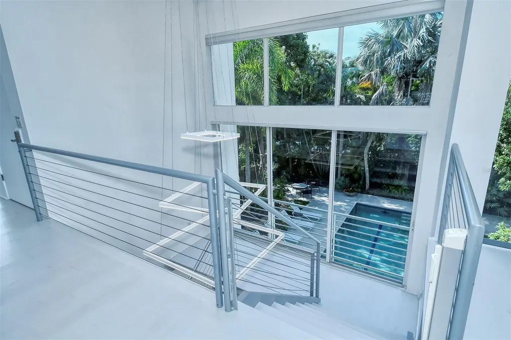 213 N Washington Drive Sarasota FL 34236