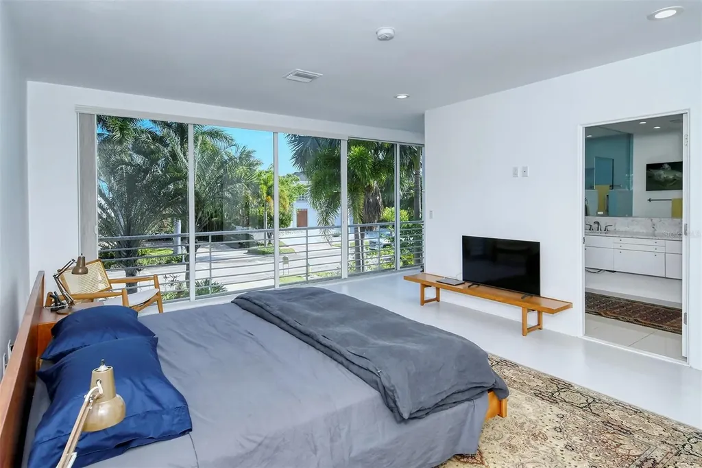 213 N Washington Drive Sarasota FL 34236