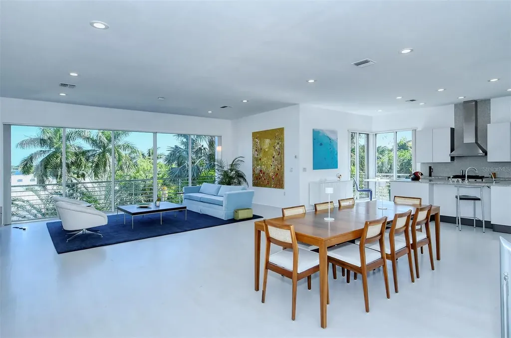 213 N Washington Drive Sarasota FL 34236