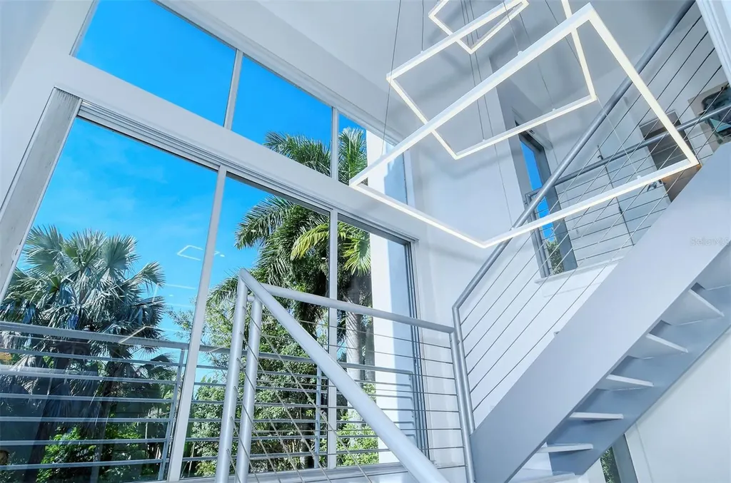 213 N Washington Drive Sarasota FL 34236