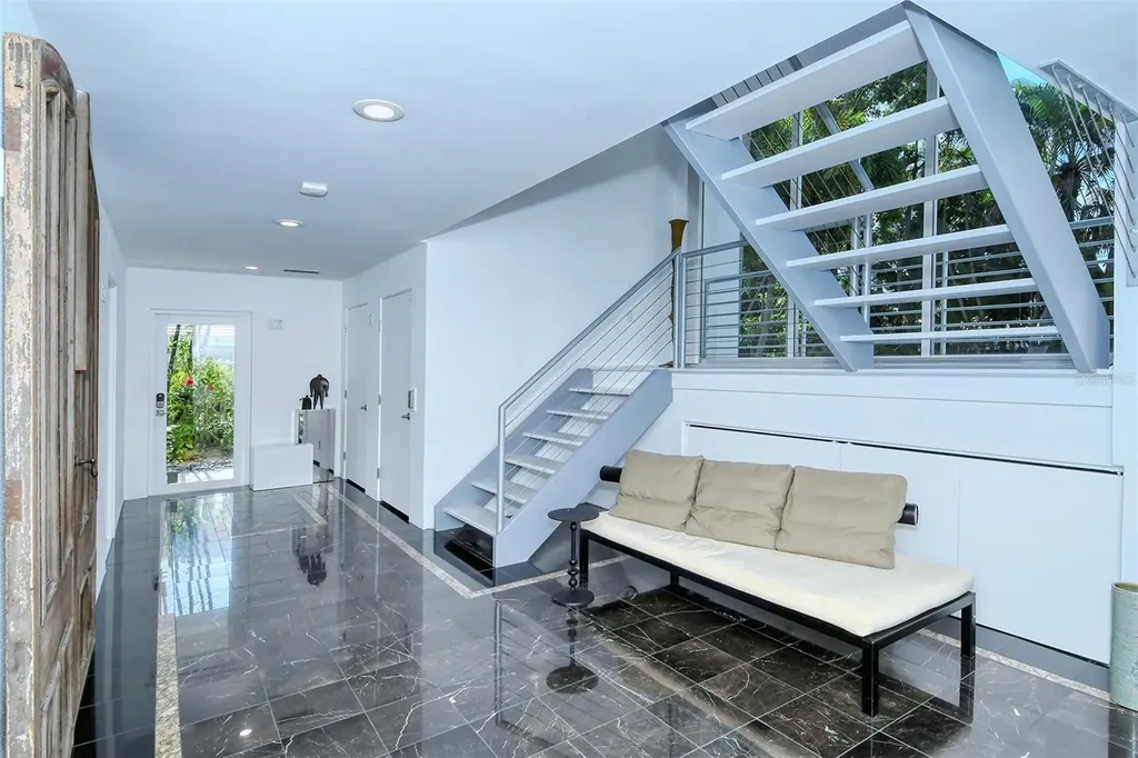213 N Washington Drive Sarasota FL 34236