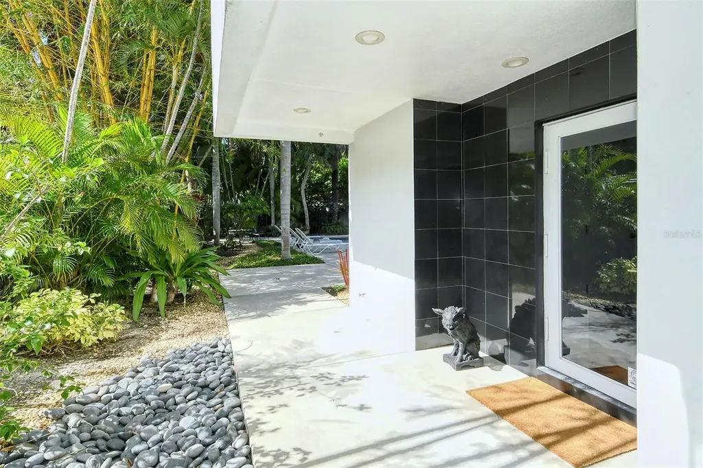 213 N Washington Drive Sarasota FL 34236