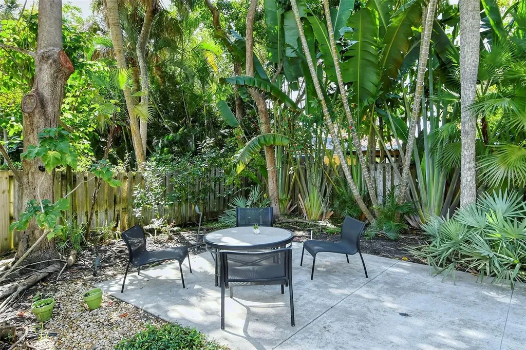 213 N Washington Drive Sarasota FL 34236