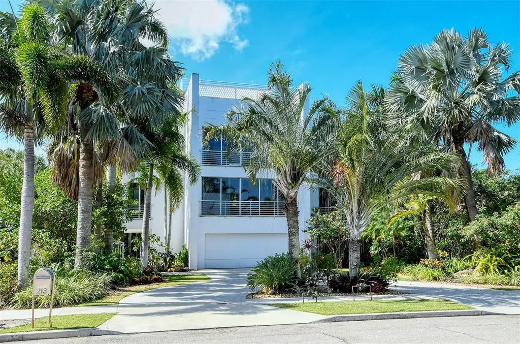 213 N Washington Drive Sarasota FL 34236