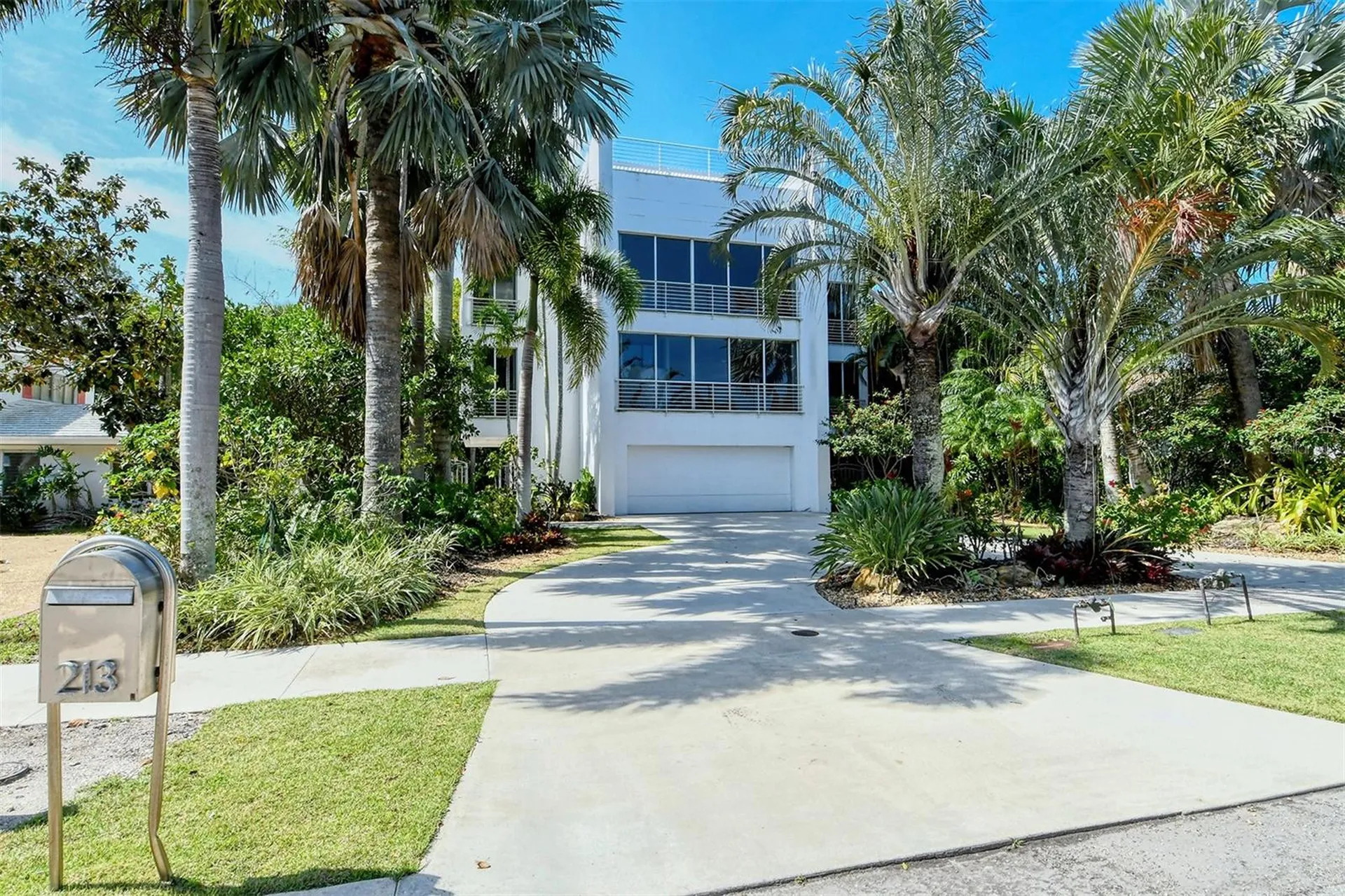 213 N Washington Drive Sarasota FL 34236