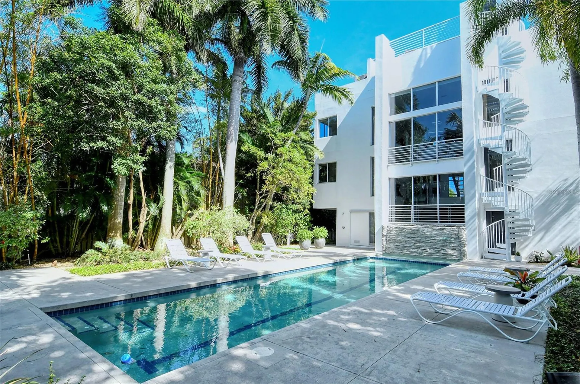 213 N Washington Drive Sarasota FL 34236