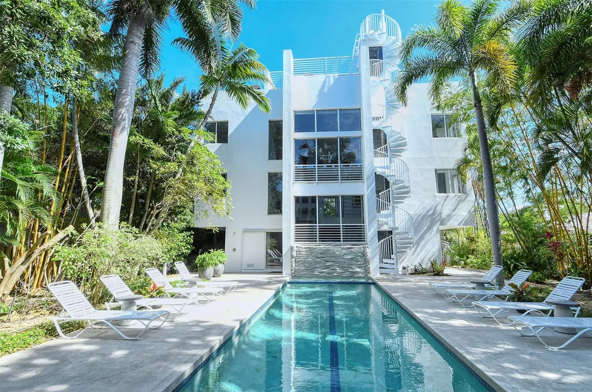 213 N Washington Drive Sarasota FL 34236