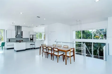 213 N Washington Drive Sarasota FL 34236