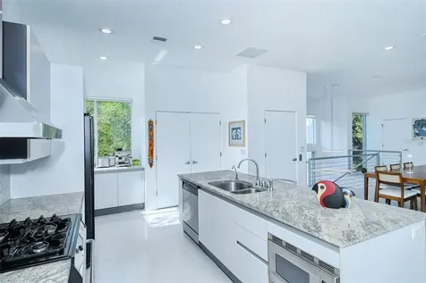 213 N Washington Drive Sarasota FL 34236