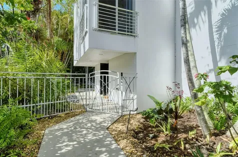 213 N Washington Drive Sarasota FL 34236