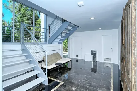 213 N Washington Drive Sarasota FL 34236