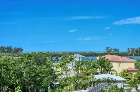 213 N Washington Drive Sarasota FL 34236