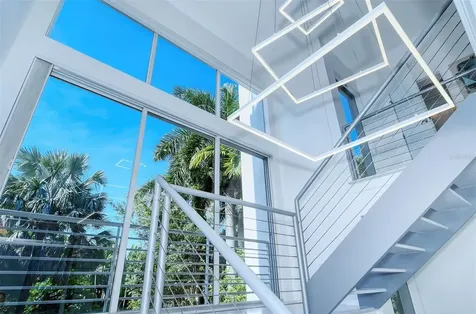 213 N Washington Drive Sarasota FL 34236
