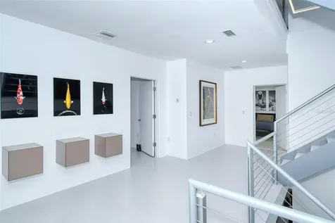 213 N Washington Drive Sarasota FL 34236