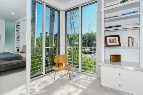 213 N Washington Drive Sarasota FL 34236