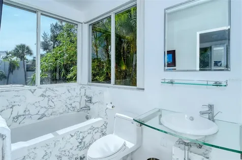 213 N Washington Drive Sarasota FL 34236