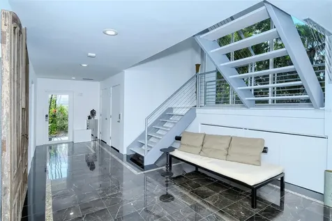 213 N Washington Drive Sarasota FL 34236