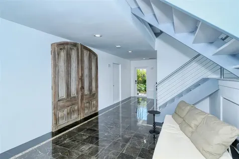213 N Washington Drive Sarasota FL 34236