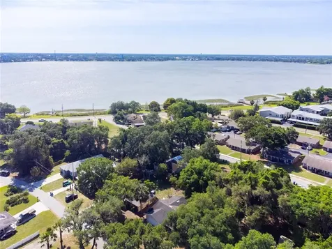2042 S Lake Cannon Drive NW Winter Haven FL 33881