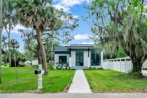 1020 S Maple Avenue Sanford FL 32771