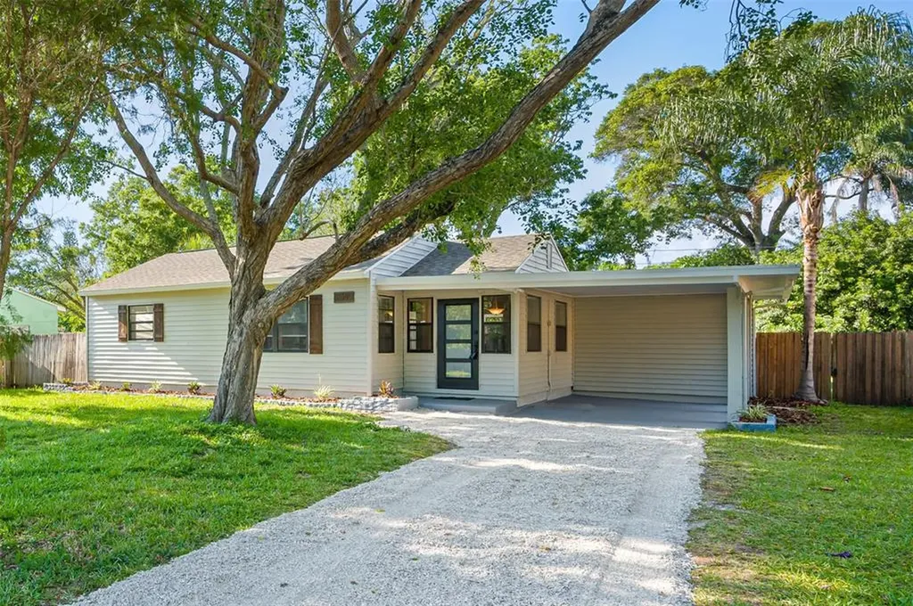 2549 47th Avenue N St Petersburg FL 33714
